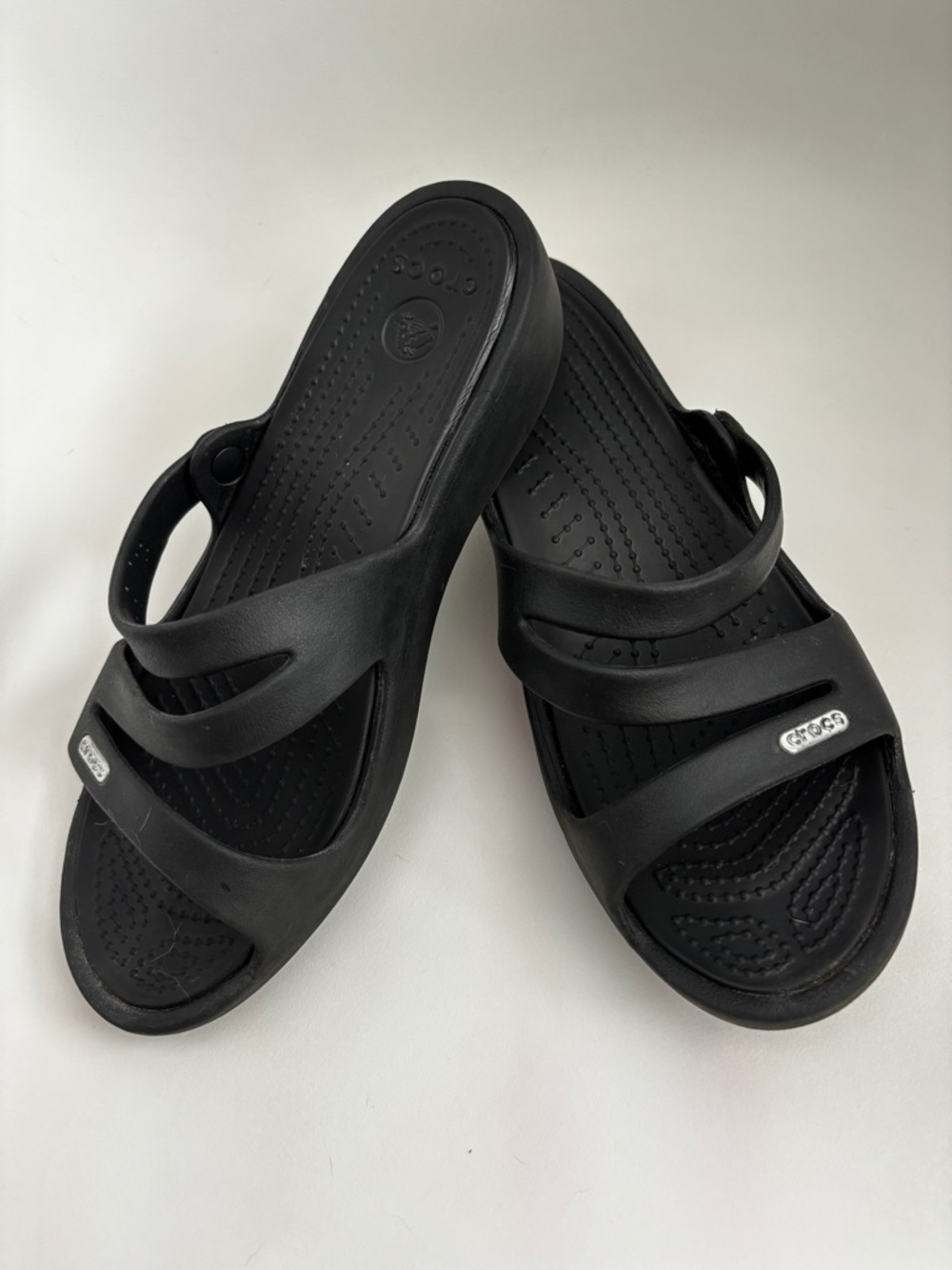 CROCS Black Women's Triple-Strap Slide Sandals
Size 7 Regular